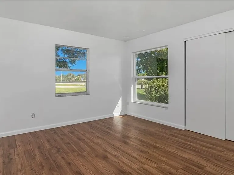 1143 Joel Blvd #B — Photo 7