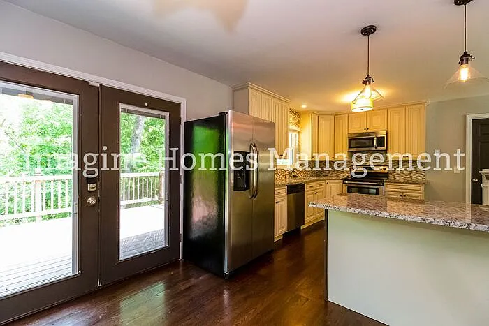 7922 Forest Rd — Photo 6