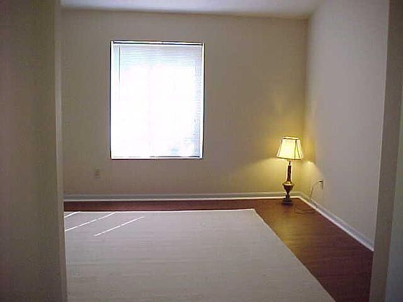 3rd image of 3948 Woodchase Dr
