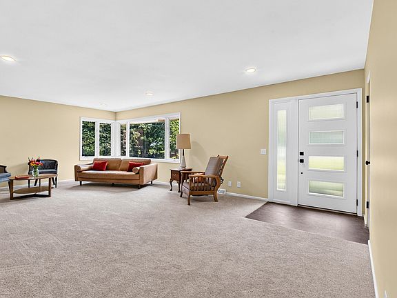 3rd image of 2244 Sycamore Ln