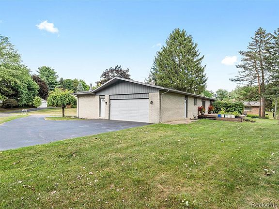 2nd image of 6939 Hubbard Hills Dr