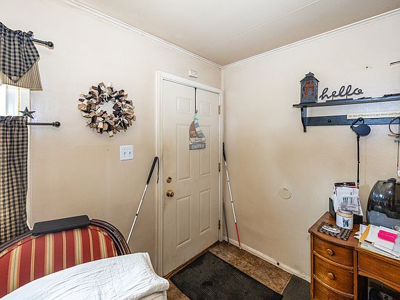 3rd image of 16 Allen Ln