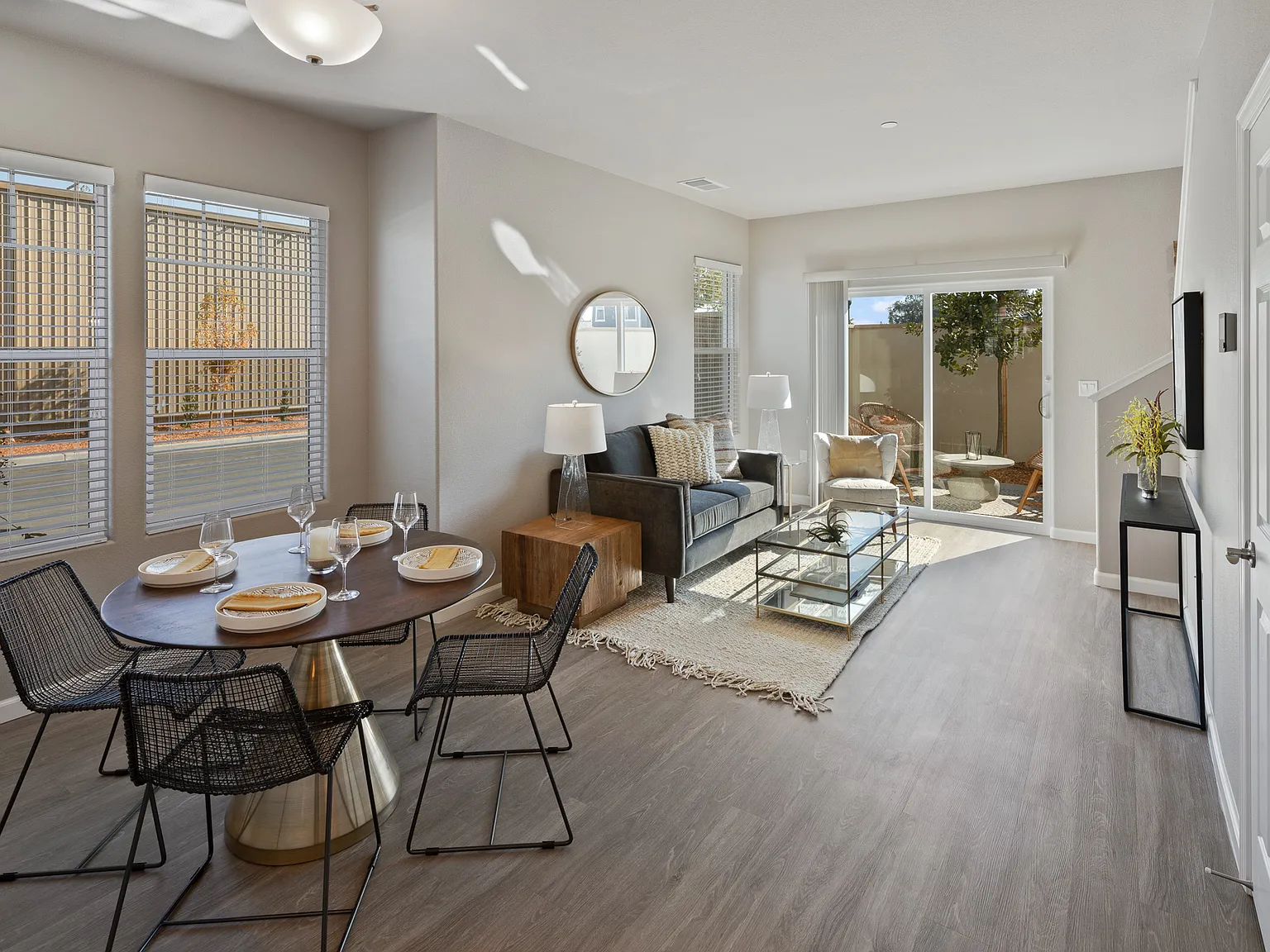 Sendero Townhomes — Photo 4