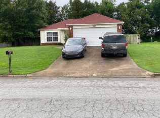 537 Richland Creek Ave, Elkins, AR 72727