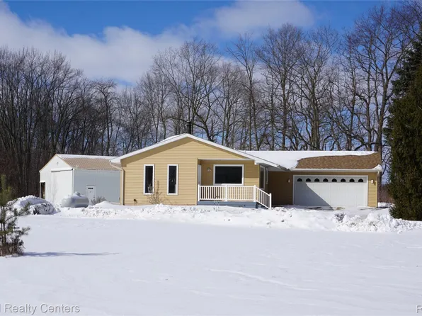 1495 Briggsville Rd, Fowlerville, MI 48836