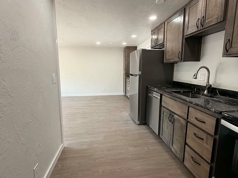 1442 E 18th Ave #20 — Photo 6