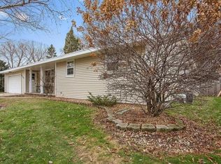 2356 Dew Ln, Green Bay, WI 54313