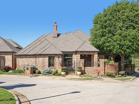 3rd image of 368 Millbrook Dr