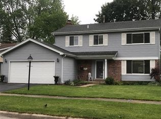 24W571 Springdale Dr, Naperville, IL