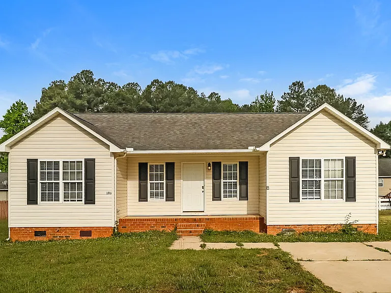 105 Birch Ct — Photo 1