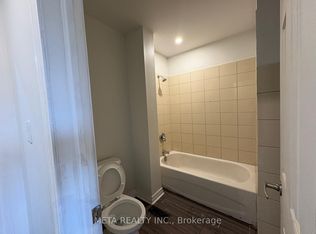 35 Duncombe Blvd #2B, Toronto, ON M1M3A4