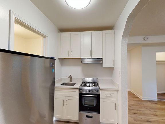 5th image of 675 Ofarrell St APT 27
