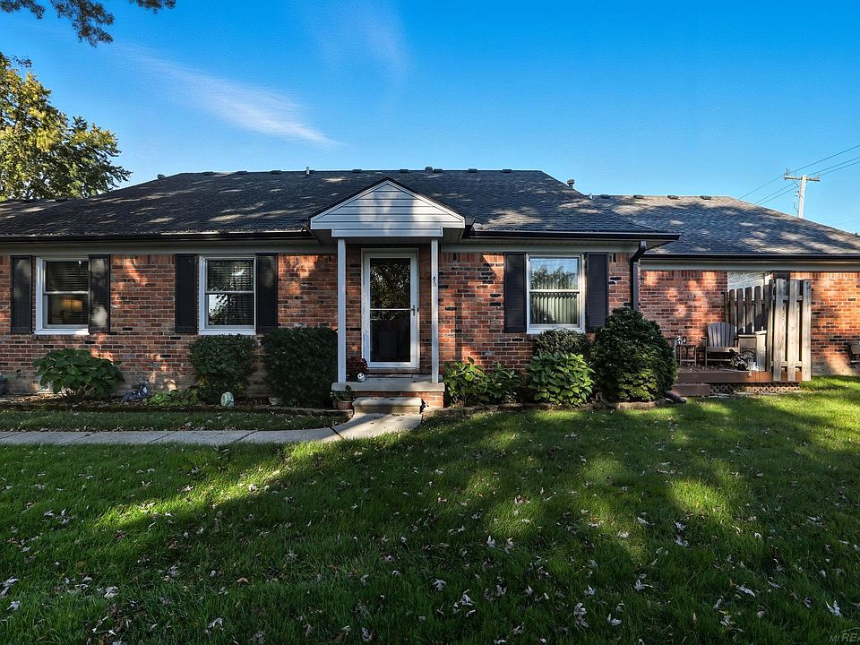 1st image of 403 Bon Brae Ct