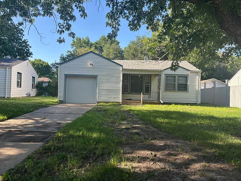 5708 E Skinner St — Photo 1