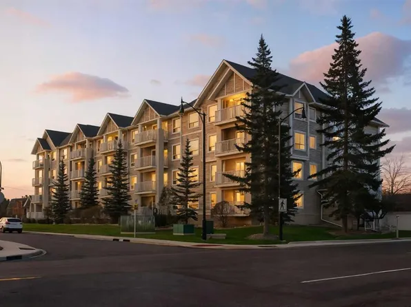 128 N Centre Ave #103, Cochrane, AB T4C 2K5