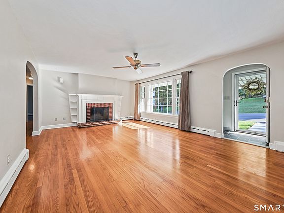 4th image of 189 Fiske Street