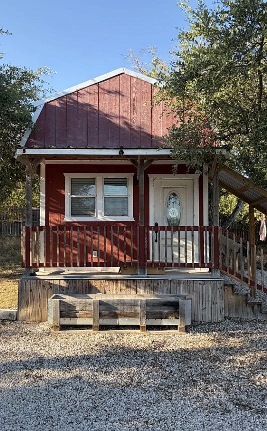 2 bed, 869 sqft, $2,100 — Photo 3