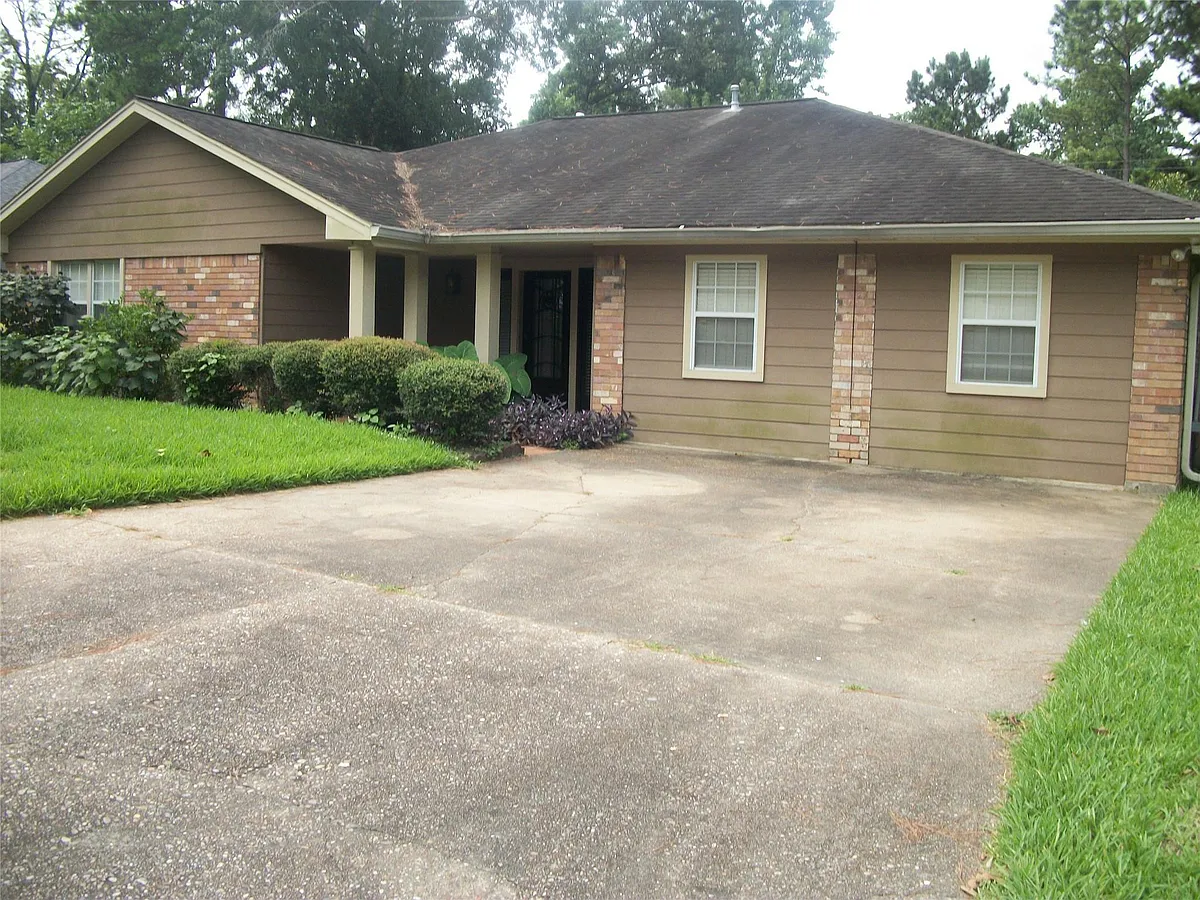 Building Photo - 111 Shadylyn Dr