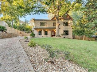 1660 Runnymeade Rd NE, Brookhaven, GA 30319