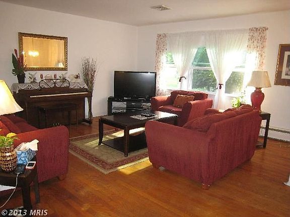 3rd image of 8609 Washington Ave