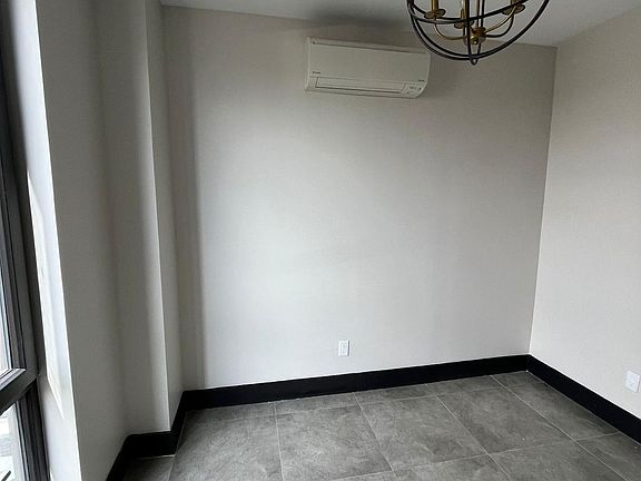 4th image of 1169 Hoe Ave APT 3