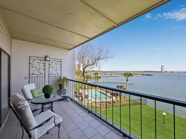 351 Lakeside Ln APT 201, Houston, TX 77058