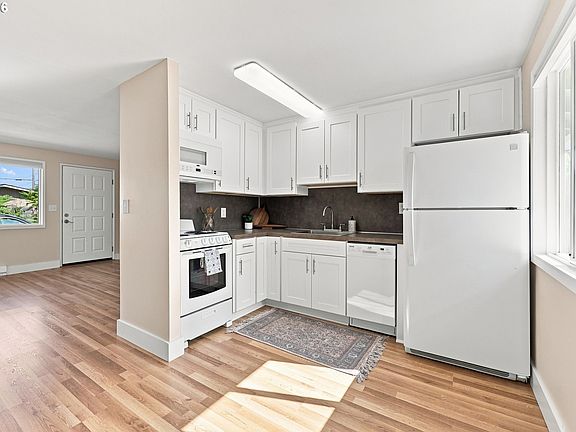 3rd image of 4437 SE 66th Ave