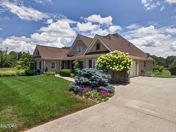 2nd image of 143 Amberly Ct