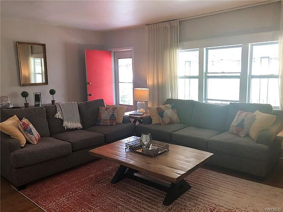 4th image of 31 Commonwealth Ave #2