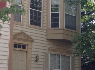 1181 Cypress Tree Pl, Herndon, VA 20170