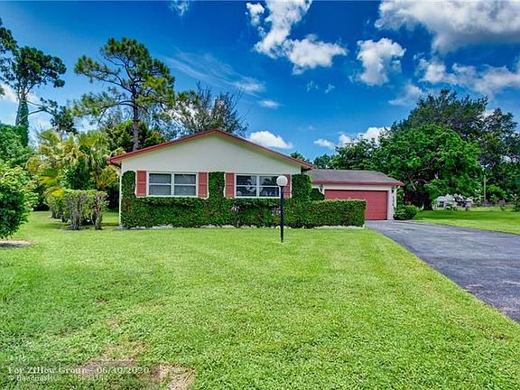 4th image of 4726 Rainbow Dr