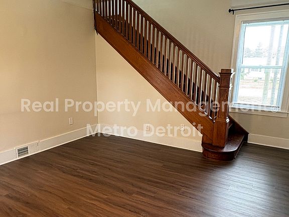 4th image of 2175 W Auburn Rd