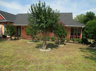 104 Crest Brook Dr, Red Oak, TX 75154