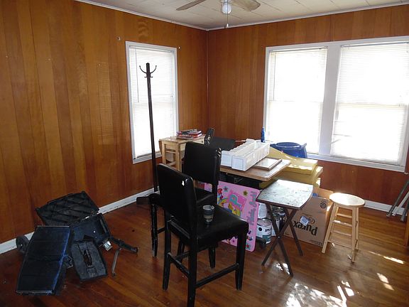 5th image of 615 Kashmuir Pl