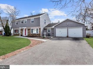 54 Tweedstone Ln, Willingboro, NJ 08046