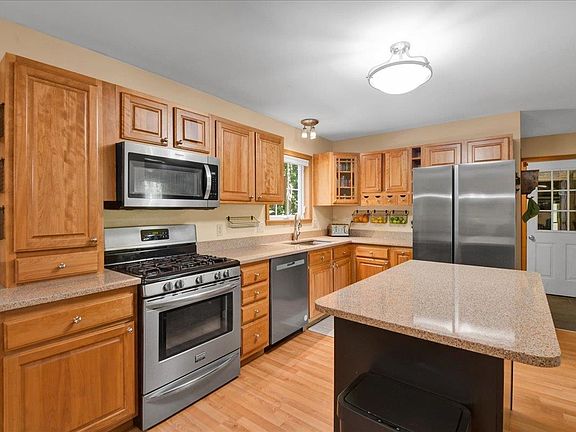 2nd image of 99 Overlake Drive