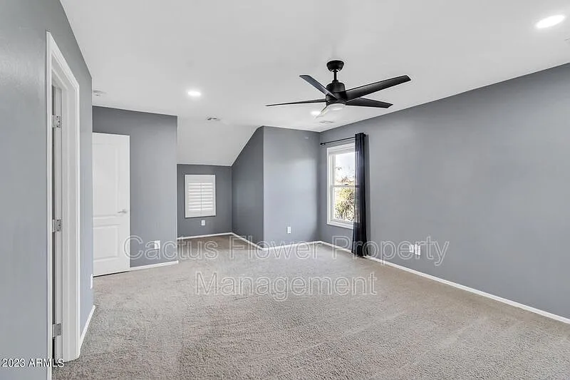 4 bed, 2.5 bath, 1619 sqft, $1,945 — Photo 2