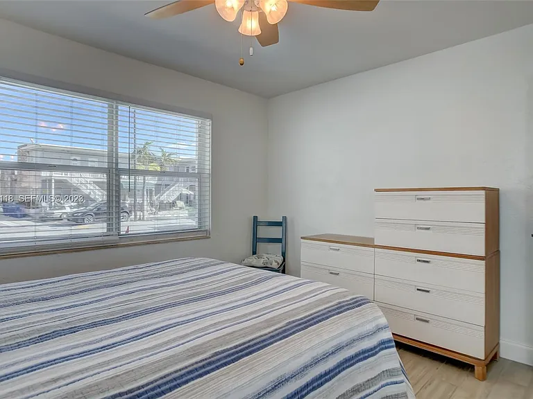 N Ocean Dr — Photo 2