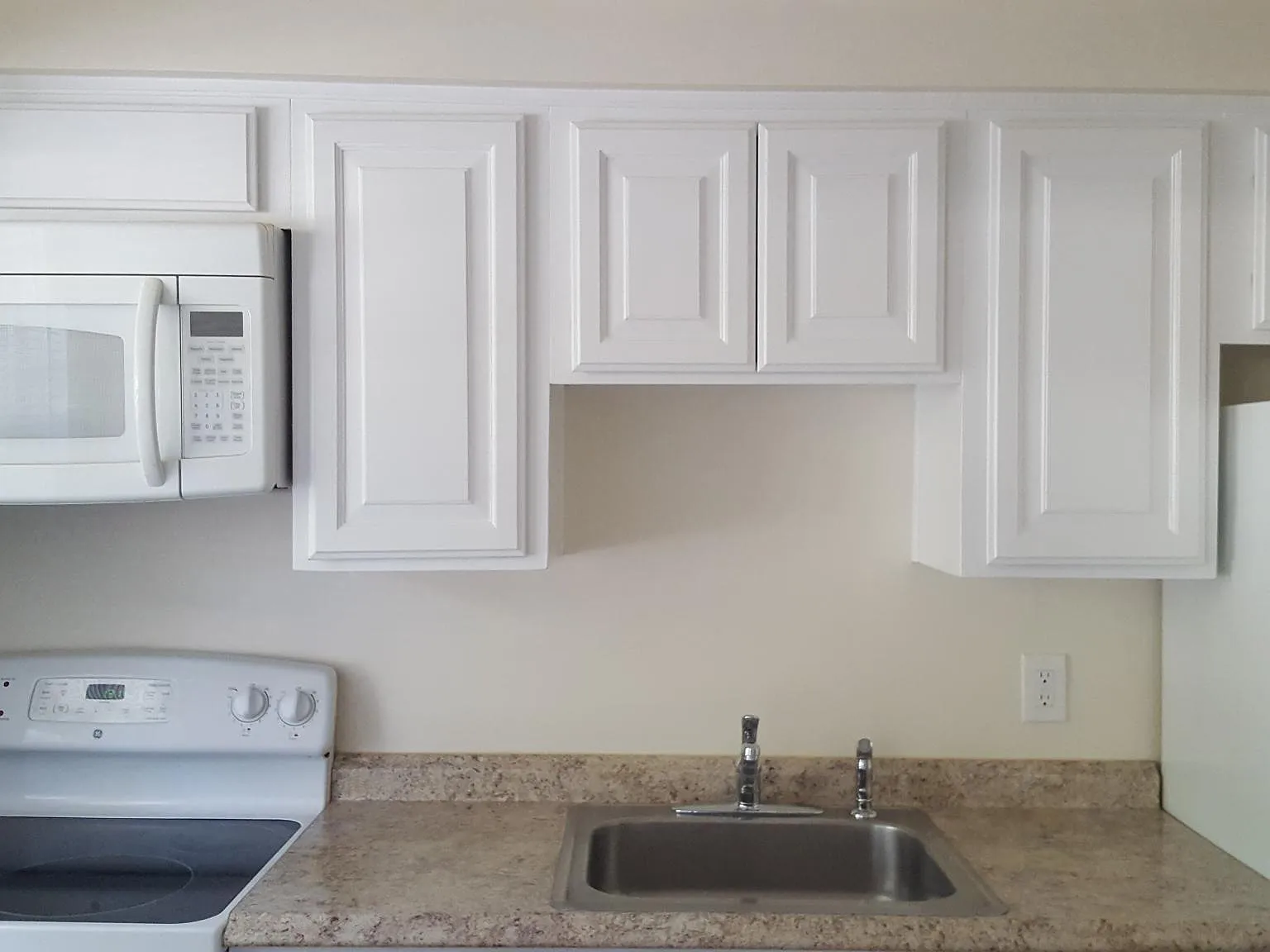 Studio, 500 sqft, $1,700 — Photo 2