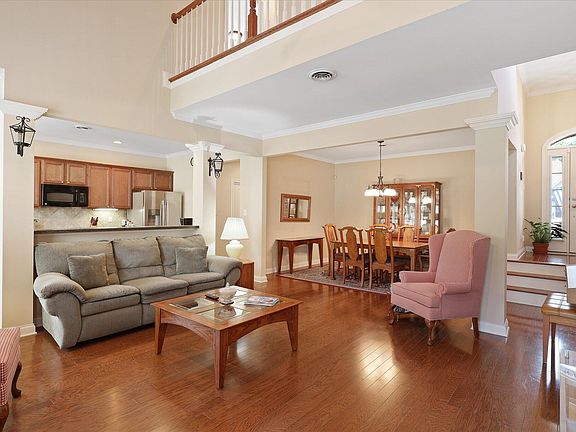 3rd image of 344 Olympic Dr