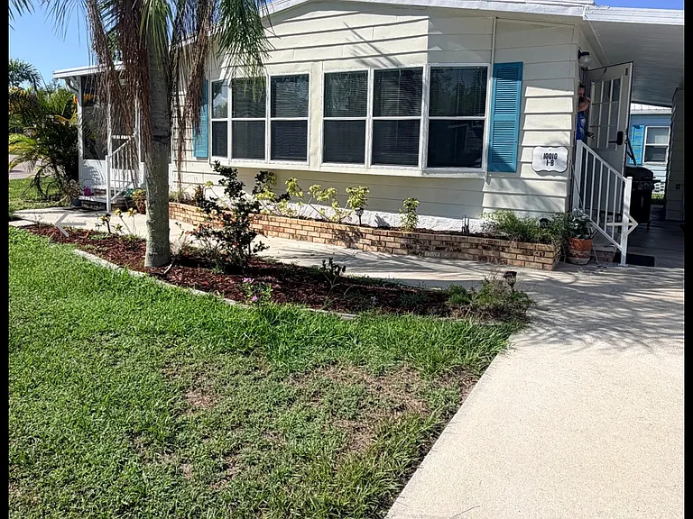 10010 Bay Hill Ct #1B — Photo 2