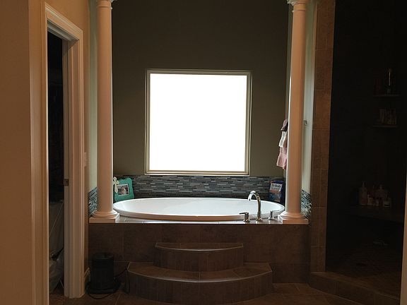 3rd image of 3738 Bay Tree Ct