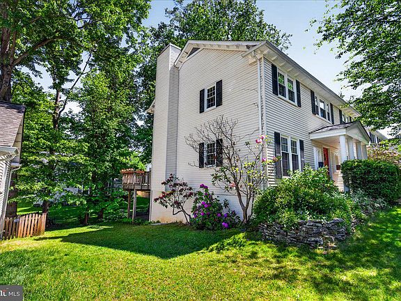 4th image of 10142 Marshall Pond Rd