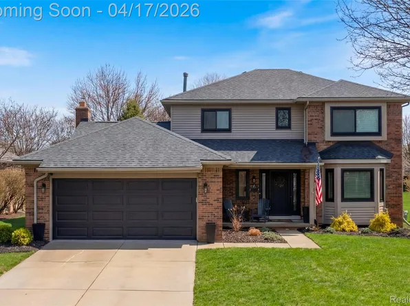 240 Parkland Dr, Rochester Hills, MI 48307