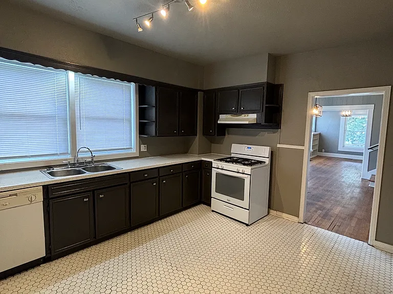 703 N Atlanta Ave — Photo 9