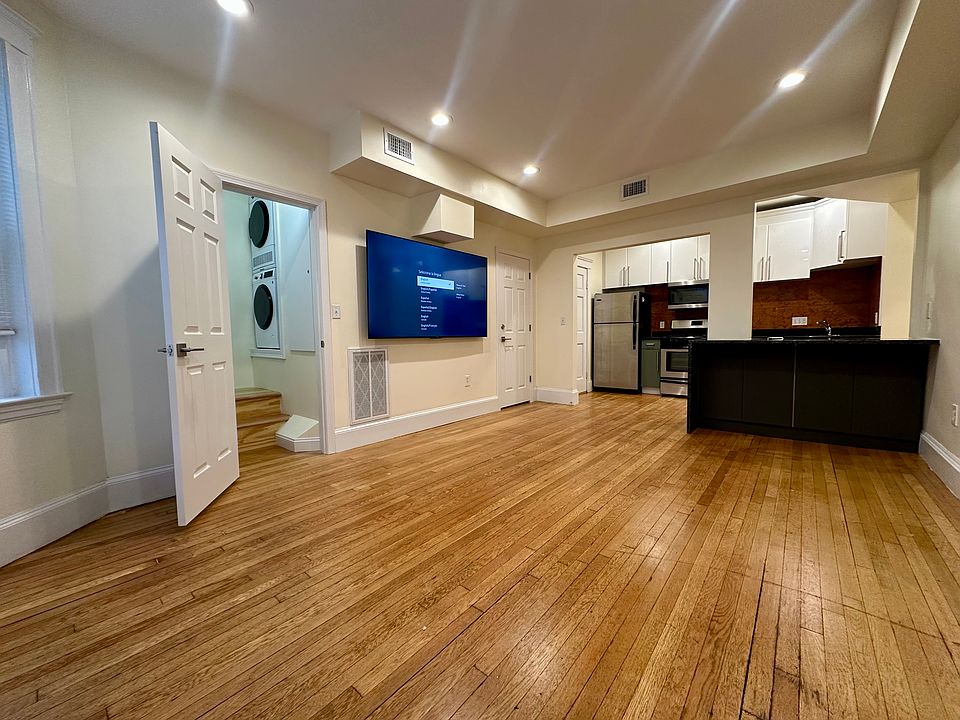 1st image of 69A Babcock St #1
