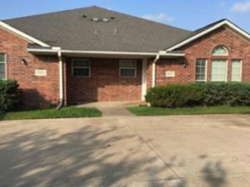 1st image of 3823 Oldenburg Ln