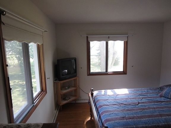 4th image of 2305 Teal Dr