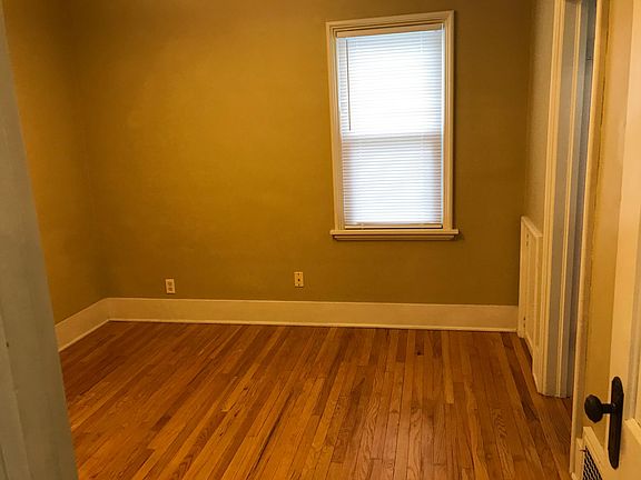 3rd image of 4519 Woolworth Ave