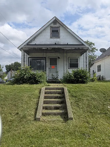 801 W 10th St Photo 1